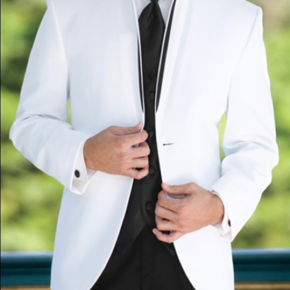 Jean Yves Illusion white dress coat